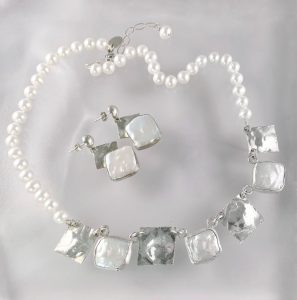 Square and Round Pearl Necklace