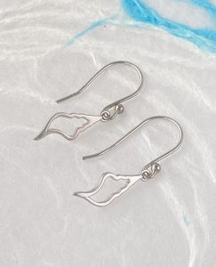 silver sea shell shaped earrings