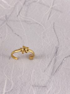 yellow gold turtle toe ring view 1