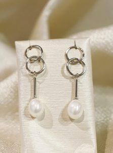 Hammer Circle Drop Pearl Earrings